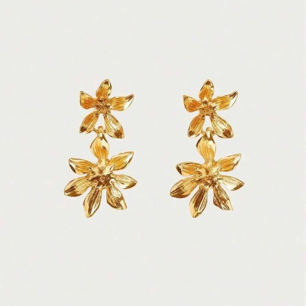 gold flower drop earrings D5